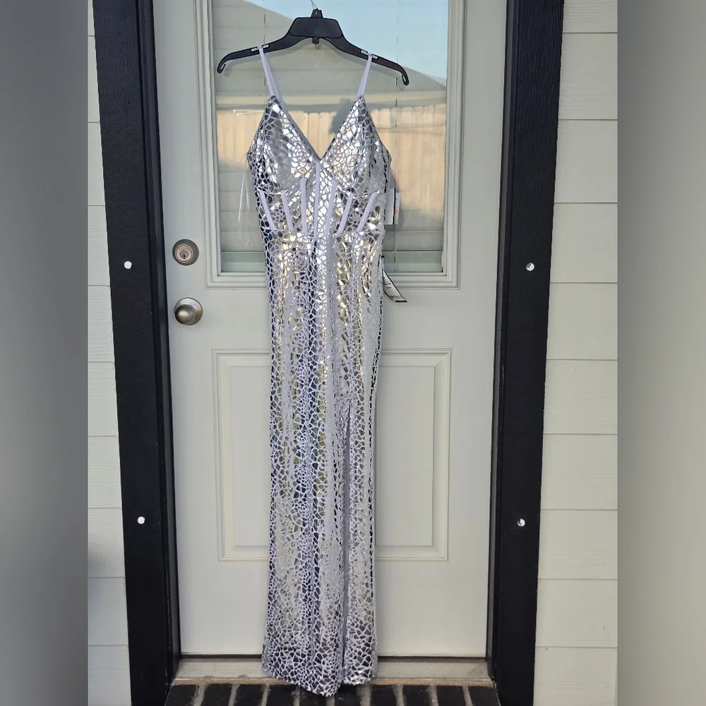 Morgan & Co Juniors' Metallic Print V-Neck Sleeveless Gown Sz 7 Silver Cocktail - Picture 3 of 16